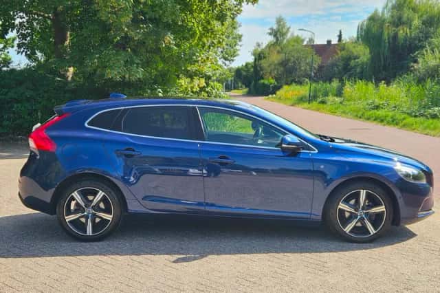 Volvo V40 (2015) thumbnail 6