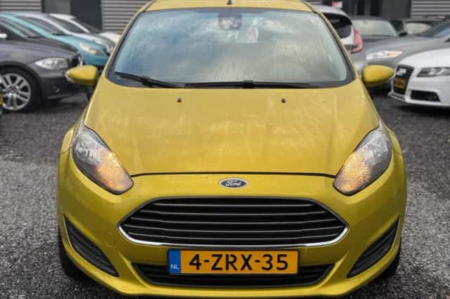 Ford Fiesta (2013) thumbnail 2