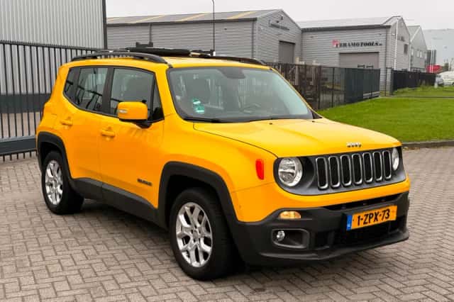 Jeep Renegade (2015) thumbnail 3