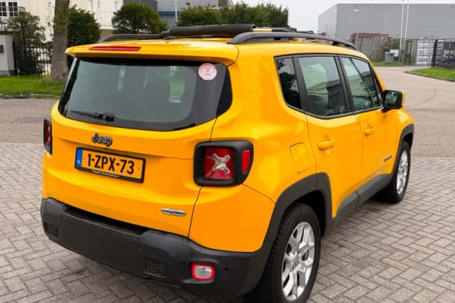 Jeep Renegade (2015) thumbnail 5