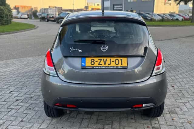 Lancia Ypsilon (2015) thumbnail 6