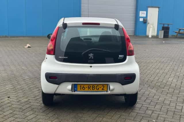 Peugeot 107 (2011) thumbnail 5