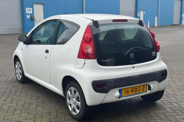 Peugeot 107 (2011) thumbnail 6