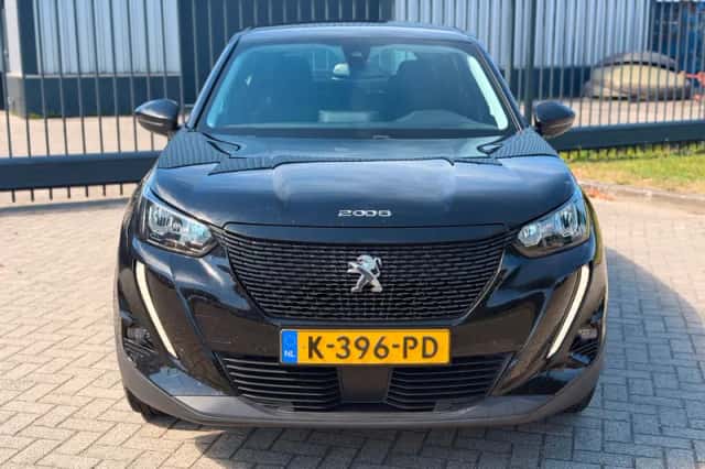 Peugeot 2008 (2021) thumbnail 2