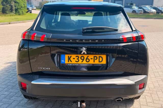 Peugeot 2008 (2021) thumbnail 6