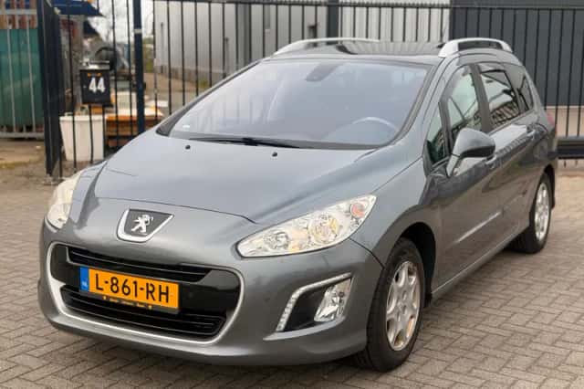 Peugeot 308 (2011) thumbnail 1