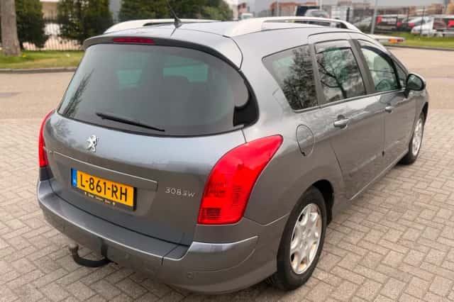 Peugeot 308 (2011) thumbnail 5