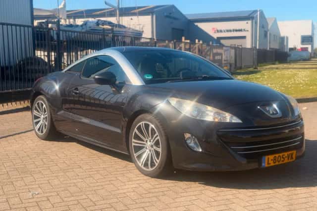 Peugeot RCZ (2012) thumbnail 3