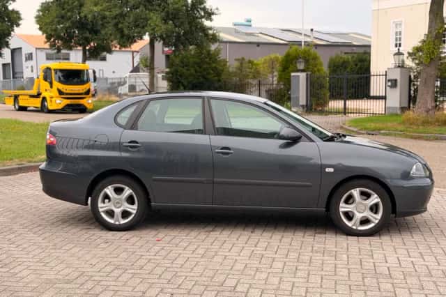 SEAT Cordoba (2008) thumbnail 4