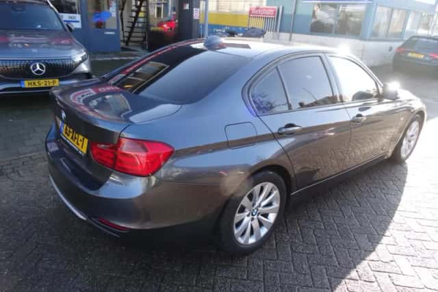 BMW 3-Serie (2012) thumbnail 3