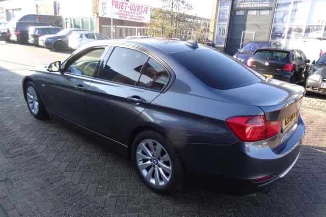 BMW 3-Serie (2012) thumbnail 4