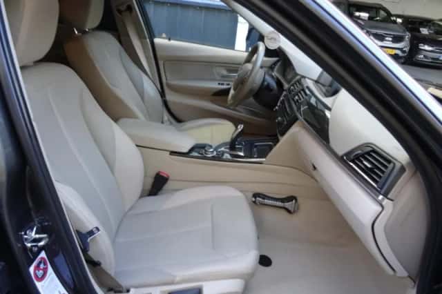 BMW 3-Serie (2012) thumbnail 6