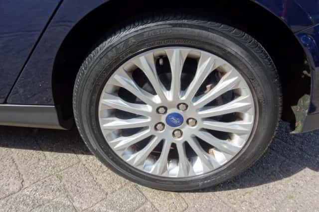 Ford Focus (2012) thumbnail 4