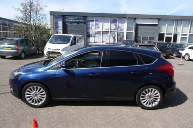 Ford Focus (2012) thumbnail 5
