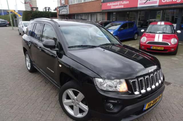 Jeep Compass (2012) thumbnail 1