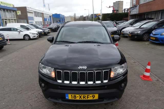 Jeep Compass (2012) thumbnail 2