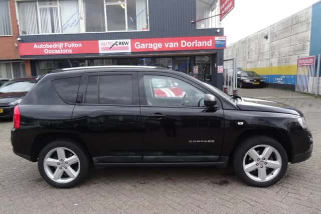 Jeep Compass (2012) thumbnail 3