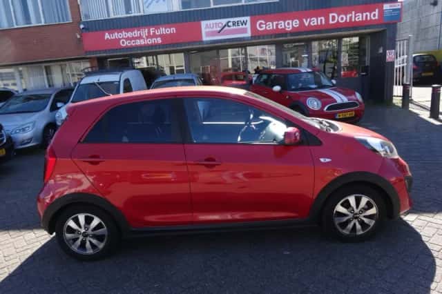 Kia Picanto (2015) thumbnail 2