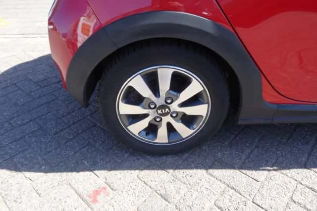 Kia Picanto (2015) thumbnail 4