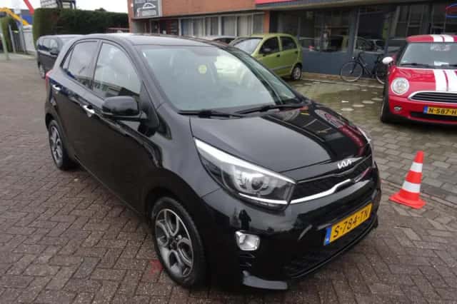 Kia Picanto (2023) thumbnail 1