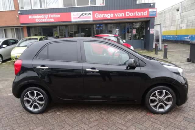Kia Picanto (2023) thumbnail 2