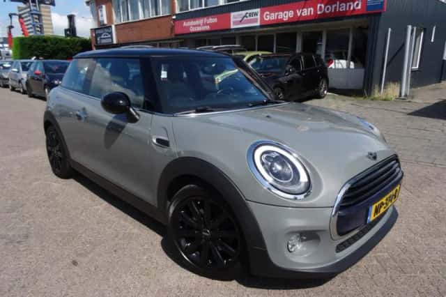 MINI Cooper (2017) thumbnail 1