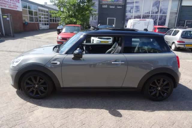 MINI Cooper (2017) thumbnail 5