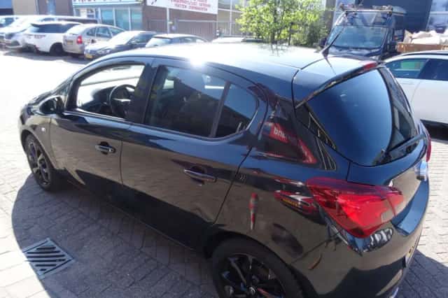 Opel Corsa (2015) thumbnail 3