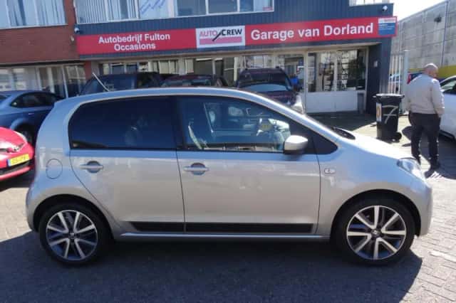 SEAT Mii (2017) thumbnail 3