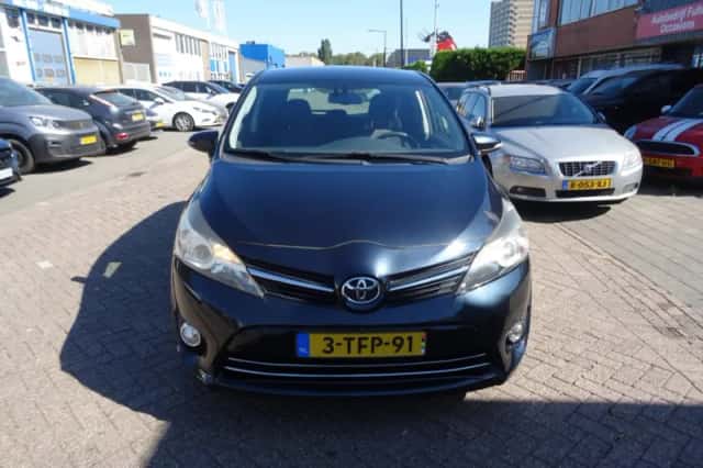 Toyota Verso (2014) thumbnail 2