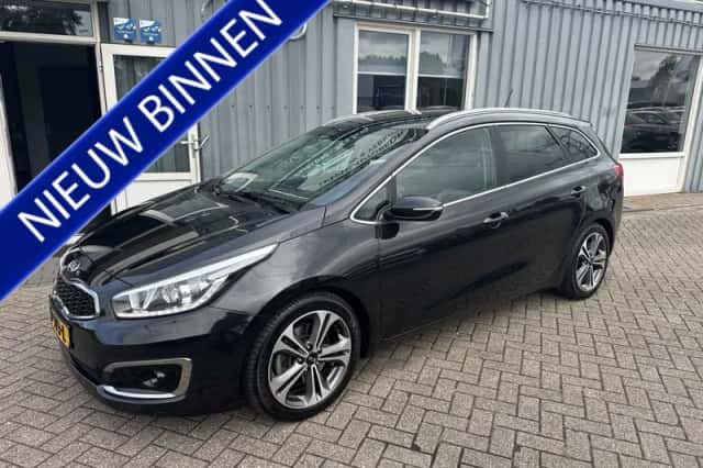 Kia Ceed (2015) thumbnail 1