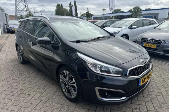 Kia Ceed (2015) thumbnail 3