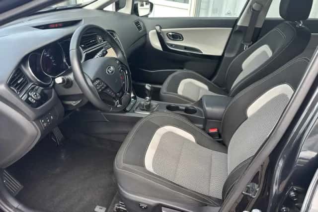 Kia Ceed (2015) thumbnail 4