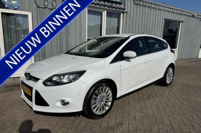 Ford Focus (2012) thumbnail 1