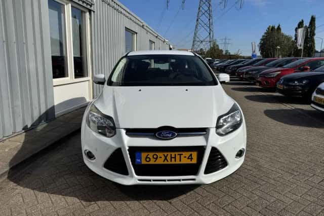 Ford Focus (2012) thumbnail 5
