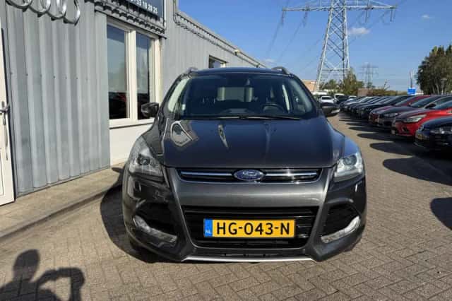 Ford Kuga (2015) thumbnail 5