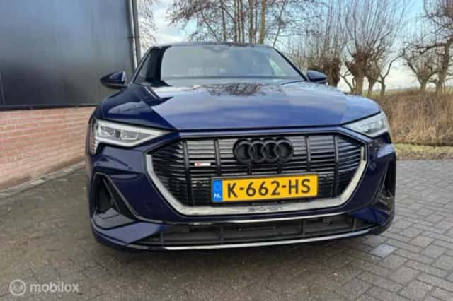 Audi e-tron (2020) thumbnail 4