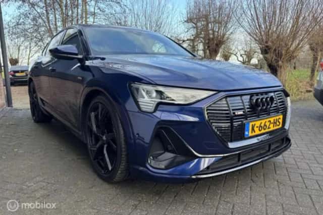 Audi e-tron (2020) thumbnail 5