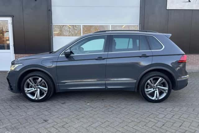Volkswagen Tiguan (2021) thumbnail 5