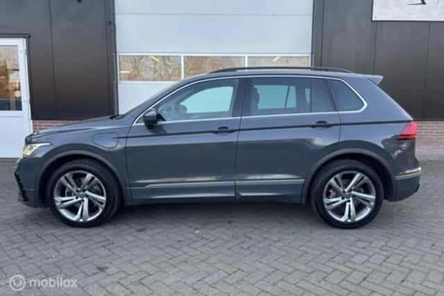 Volkswagen Tiguan (2021) thumbnail 5