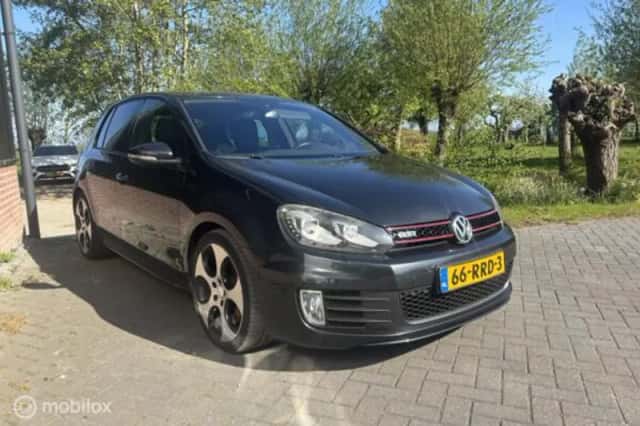 Volkswagen Golf (2011) thumbnail 4