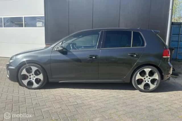 Volkswagen Golf (2011) thumbnail 5
