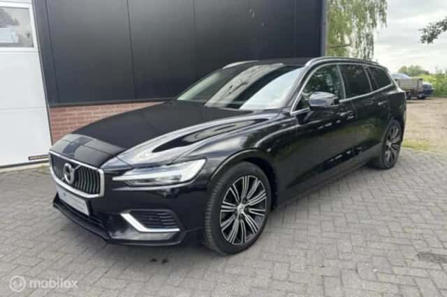 Volvo V60 (2019) thumbnail 2
