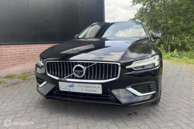 Volvo V60 (2019) thumbnail 3