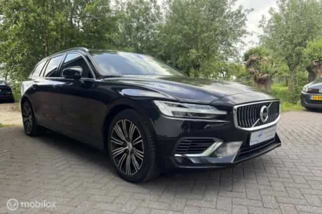 Volvo V60 (2019) thumbnail 4