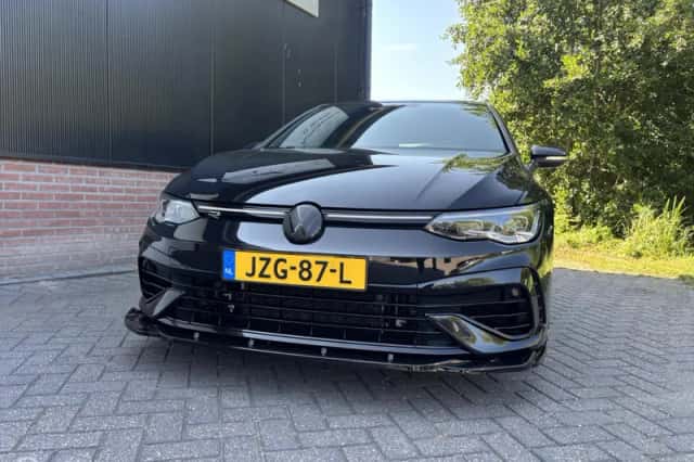 Volkswagen Golf (2022) thumbnail 3