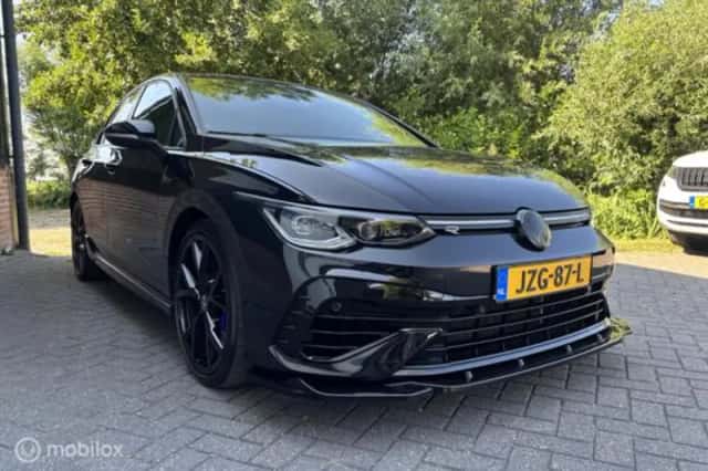 Volkswagen Golf (2022) thumbnail 4