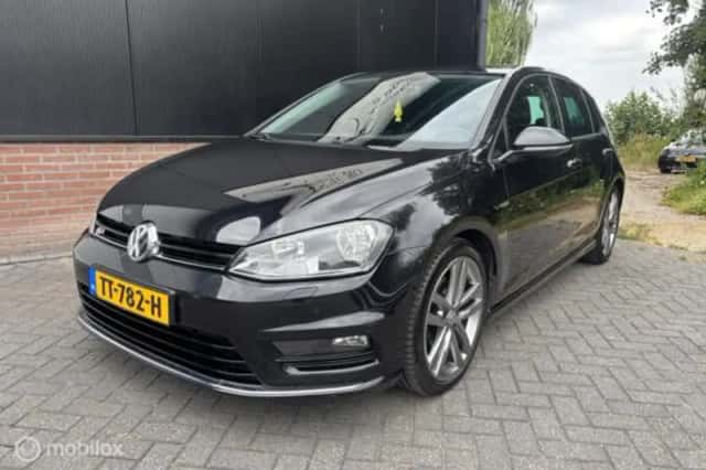 Volkswagen Golf (2014) thumbnail 2