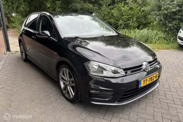Volkswagen Golf (2014) thumbnail 4