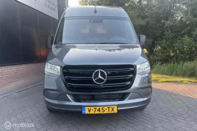 Mercedes-Benz Sprinter (2018) thumbnail 3